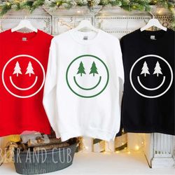 Smiley Face Sweatshirt, Christmas Crewneck, Holiday Smiley Face, Christmas Tree Sweatshirt, Retro Holiday Crewneck, Chri