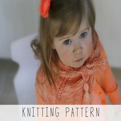KNITTING PATTERN girls triangular scarf x Triangular shawl knit pattern x Easy scarf pattern x Beginners kids scarf