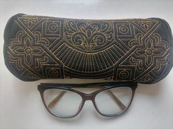 Case for glasses in trapunto technique Machine Embroidery Design