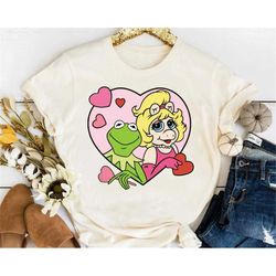 The Muppets Show Kermit the Frog and Miss Piggy Love Heart Shirt, Magic Kingdom Unisex T-shirt Family Birthday Gift Adul