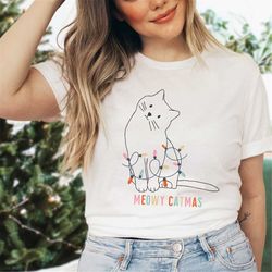 Cat Christmas Crewneck T-Shirt, Funny Christmas Cat T Shirt, Meowy Catmas TShirt, Funny Christmas Gift for Cat Owner, Gi