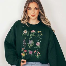 Flower Sweatshirt, Wildflower Sweater, Floral Cottagecore Jumper, Garden Gift for Mom, Cottage Garden Grandma Gift Wildf