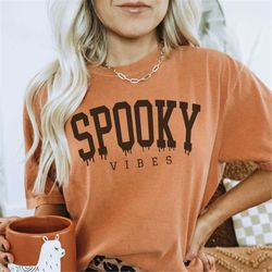 Spooky Vibes Shirt, Stay Spooky TShirt, Cute Halloween T-shirt, Funny Halloween Shirt, Fall Shirt Women, Halloween Tee,