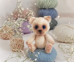 Kitten knitting pattern, Knitted animal toy, In the round Pattern