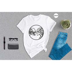 Alien vs Predator Shirt, AVP Shirt, Xenomorph Shirt, Alien Shirt, Predator Fan Gift, Sci-fi Lover Gift, Xenomorph Gift