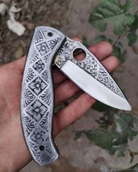 Exquisite Handmade Engraved Folding Knife - A Masterpiece of Function and Artistry