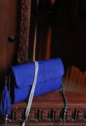 Genuine python skin classy bright blue ultramarine flat clutch with shoulder chain | elegant evening women purse