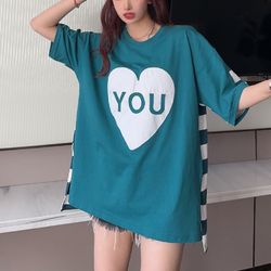 Loose casual T-shirt with large size print of love, color contrast and splicing irregular