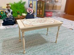 table for a doll. 1:12. puppet miniature. doll furniture.