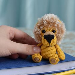 Lion crochet pattern, amigurumi lion tutorial, DIY mini toy lion, small stuffed lion