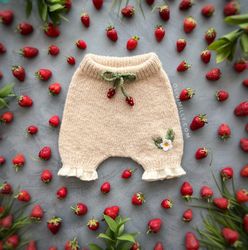 strawberries shorts, pants, shorts, bloomers, baby, baby clothes, kids, kids clothes, knitwear, photoshoot, olivimilly