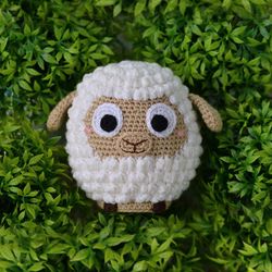 Lamb crochet pattern, amigurumi lamb tutorial, DIY mini toy lamb, crochet sheep tutorial, amigurumi sheep pattern