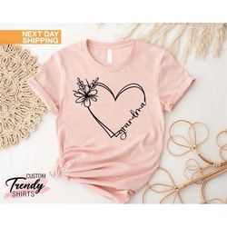 Grandma Heart Shirt, Grandma Life Shirt, Grandma Birthday Gift, Gigi Tee, Gift for Grandma, Best Grandma, Grandmother Sh