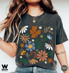 Retro Wildflower Tshirt, Comfort Colors Shirt, Floral Tshirt, Meadow, Flower Shirt, Gift for Women, Ladies Shirts, Best