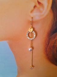 Crystal circle gold chain pearl dangle earrings. Sparkly Korean minimal earrings. Summer beach party star stud earrings