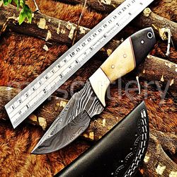 Custom Handmade Damascus Steel Hunting Skinner Knife With Bone & Horn Handle. SK-28