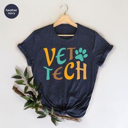 retro vet tech shirts for women, vet tech week gifts for veterinarian, veterinary nurse shirts, crewneck veterinarian t