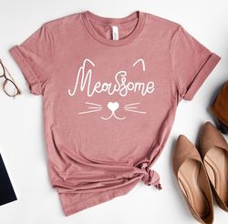 Cat Face Shirt for Women - Cat T Shirt for Her - Gift for Cat Lover for Birthday - Cat Mom Tshirt for Her - Gift for Cat