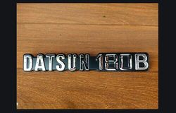 Datsun 180B Emblem Badge Fender fit DATSUN NISSAN BLUEBIRD