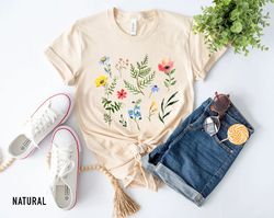 Flower t-shirt, Gift for her, Women trendy shirt, Spring concept, Wild meadow flower nature tee, Floral Tee, Gardener Bo