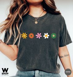 Daisy Womens Shirt, Wildflower Shirt, Spring Daisy Lover Shirt, Oversized Gift Shirt, Hippie Flower Tee, Vacation Mother