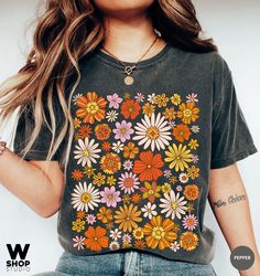 Retro Flower Shirt, Wildflower Tshirt, Hippie Shirt, Bohemian Floral Tshirt, Gift for Women, Oversized Ladies, Best Frie