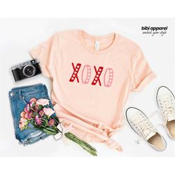 XOXO Shirt, Valentines Day Gift, Valentine T-Shirt, Couple Love Tees, Cute Heart T-shirt, Shirts for Women, V Day Tops,