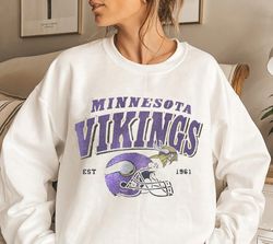 Vikings Football Unisex Tee Tops - Minnesota Football Shirt - Vikings Football, Vikings T-Shirt, Football Apparel Tee, V
