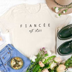 Fiance Shirt, Fiancee Est 2023 Shirt, Engagement Gift for Her, Bride to be Gift, Future Mrs Tee, Custom New Engaged