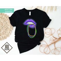 Women Mardi Gras Shirt, Lips Fleur De Lis Shirt, Fat Tuesday Shirt, Louisiana Shirt, Mardi Gras Lips Shirt, Kissy Lips S