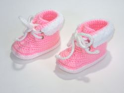Pink crochet boots for baby girl, Warm handmade shoes, Newborn booties, Soft baby footwear, Gift for new parents