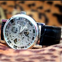D marts luxury watch
