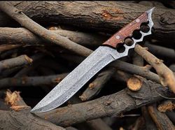 Remarkable hand forge damscus steel hunting knuckle bowie knife
