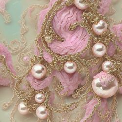 Pink Pearls and Gold Chains Seamless Tileable Repeating Pattern