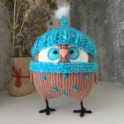 Felt owl.Gift for animal lovery.Owl in blue hat.