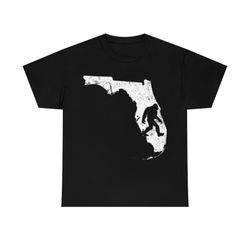 Bigfoot Hunting In Florida Sasquatch Vintage T-Shirt