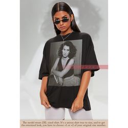 RETRO PHOTO of Winona Ryder Shirt, Beautiful Actress Shirt,Winona ryder shirt design retro style cool fan art t-shirt Re