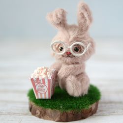 The bunny in glasses