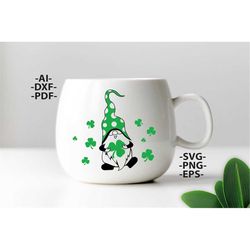 Gnomie hold clover Svg | St Patricks Day SVG | Gnomie Svg | Gnomie mug | Gnomie tshirt | Silhouette Cameo,Cricut files
