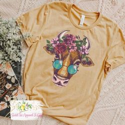 Floral bull t-shirt - Hippie cow  - Boho cow with glasses t-shirt - Bohemian tshirt - Bull skull shirt  - Gift for hippi