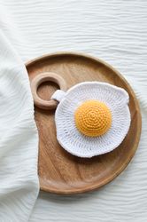 Fried egg crocheted rattle, cute crochet rattle play food for baby