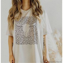 Longhorn Skull Shirt Cow Graphic Tee Leopard Background Boho Western Shirt Cowgirl Outfit Texas Rodeo Shirt Cow Skull Cr