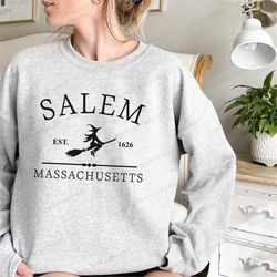 Salem Massachusetts, Crewneck Halloween Sweatshirt on Sand Color Gildan, Hocus Pocus sweatshirt, Comfort colors. Hallowe