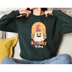 Spooky Vibes Sweatshirt, Retro Halloween Shirt, Cute Ghost Sweater, Mom Halloween T-Shirt, Trendy Fall Sweatshirt, Hallo