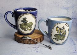 Ffrog with wings and mushroom mug, handmade ceramic cup 14oz, fairy frog mug, mushroom mug, toadstool mug, goblincore.