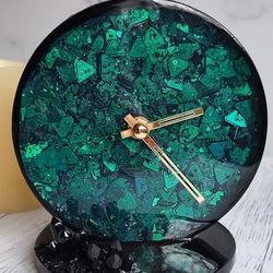 Enchanting Emerald Chameleon Watch: Infused with a Purple Cast