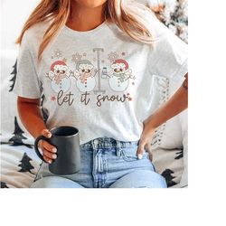 ICU Nurse Christmas Shirt - Retro Let it Snow Propofol T-Shirt | Funny Snowman Xmas Holiday Gift for CRNA, Picu Er Nurse