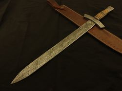 Handmade Damascus Steel Blade Hunting Sword With Sheath Battle Ready Sword/