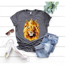 Lion King Shirt,Dad Birthday Gift,Lion Wearing Crown Shirt,Majestic Lion T-Shirt,Best Dad Ever Gift Shirt,Lion Face Swea
