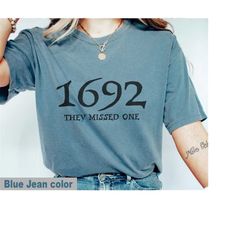 Vintage Salem Witch Sweatshirt, Massachusetts Witch Trials Tee Shirt, Salem 1692 They Missed One Sweatshirt, Halloween S